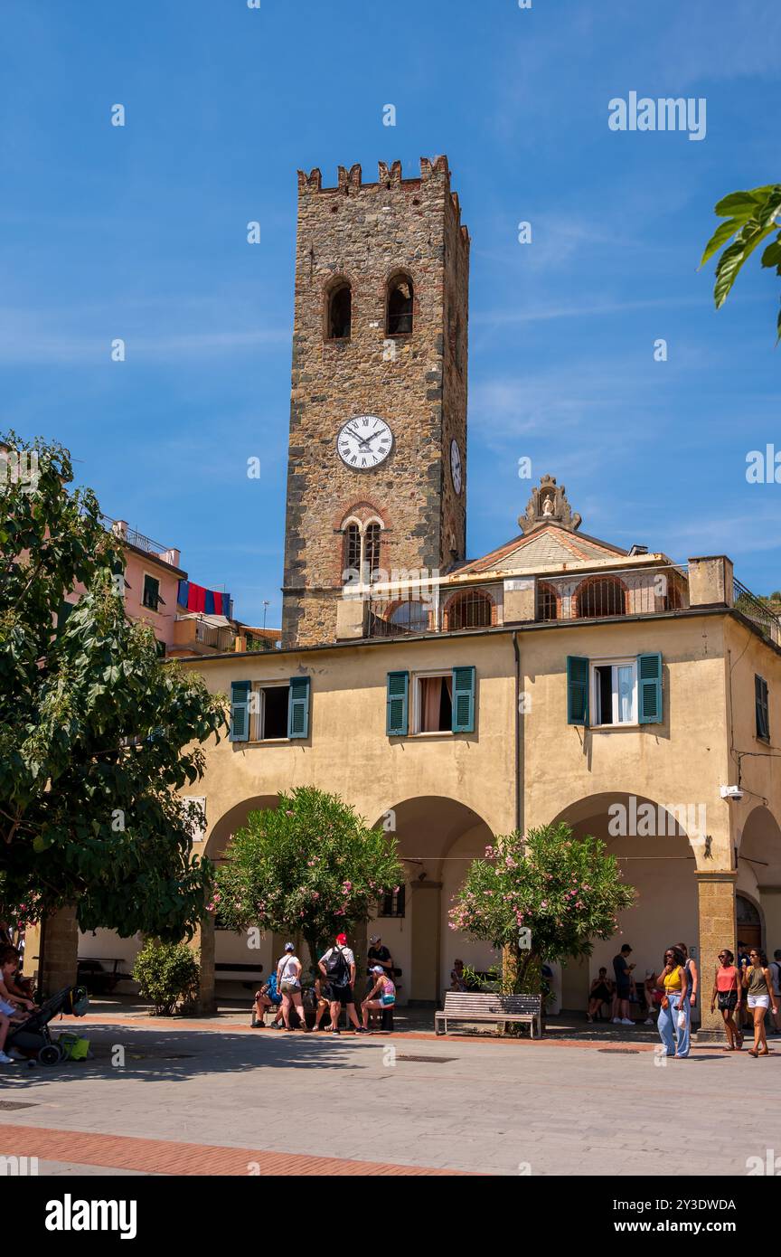 Monterosso al Mare, Italia - 10 agosto 2024: Vedute delle strade nella splendida cittadina delle cinque Terre di Monterosso. Foto Stock