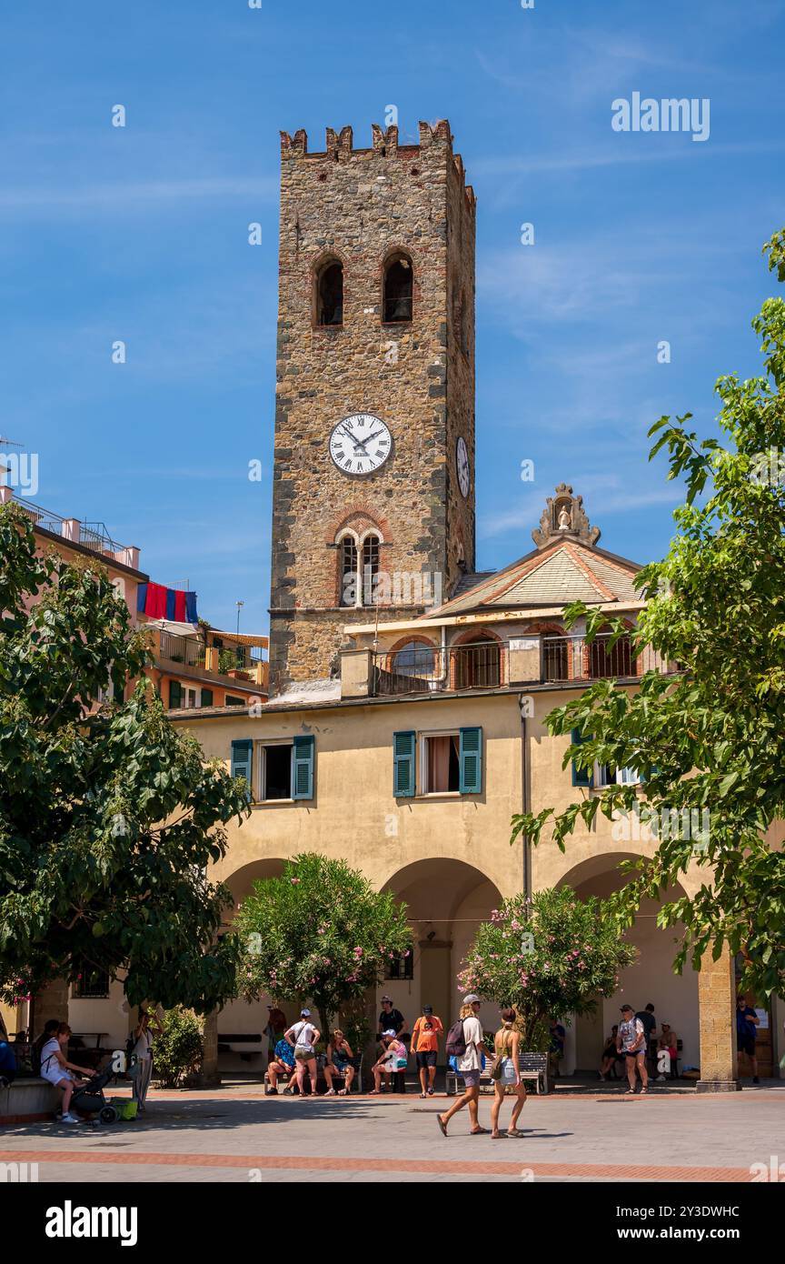 Monterosso al Mare, Italia - 10 agosto 2024: Vedute delle strade nella splendida cittadina delle cinque Terre di Monterosso. Foto Stock