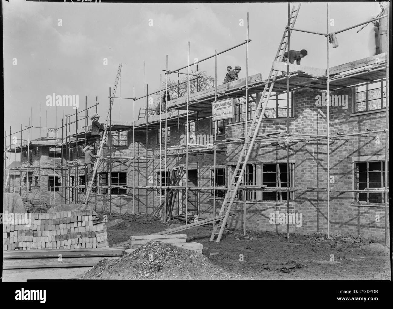 Case in costruzione al 35-57 di Cranbrook Drive, Esher, Elmbridge, Surrey, 1952. Foto Stock