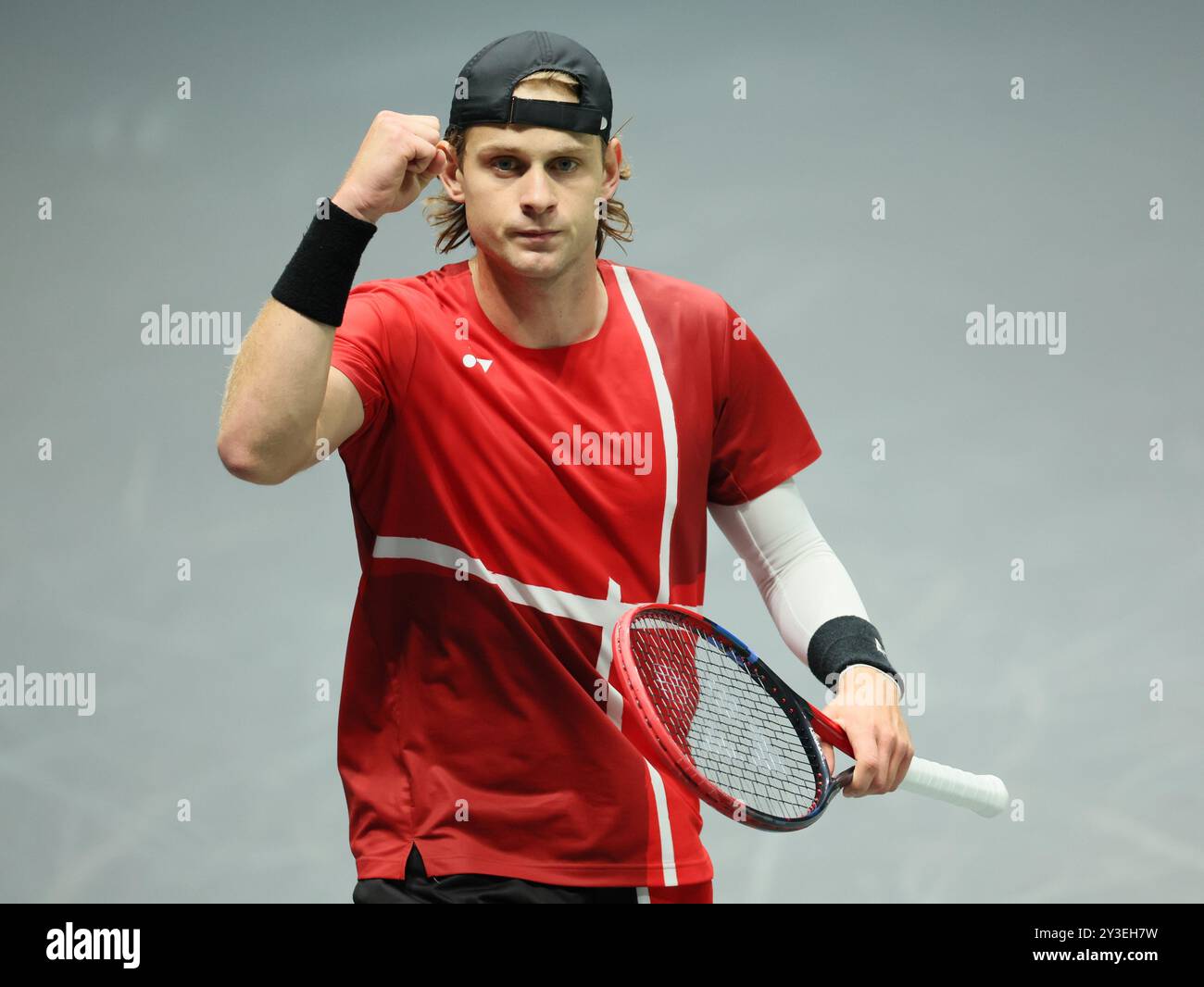 Bologna, Italia. 13 settembre 2024. Il belga Zizou Bergs reagisce durante una partita tra l'italiano Cobolli e il belga Bergs, la seconda partita nel girone A delle finali di Coppa Davis tra Italia e Belgio, venerdì 13 settembre 2024, all'Unipol Arena di Bologna. BELGA PHOTO BENOIT DOPPAGNE credito: Belga News Agency/Alamy Live News Foto Stock