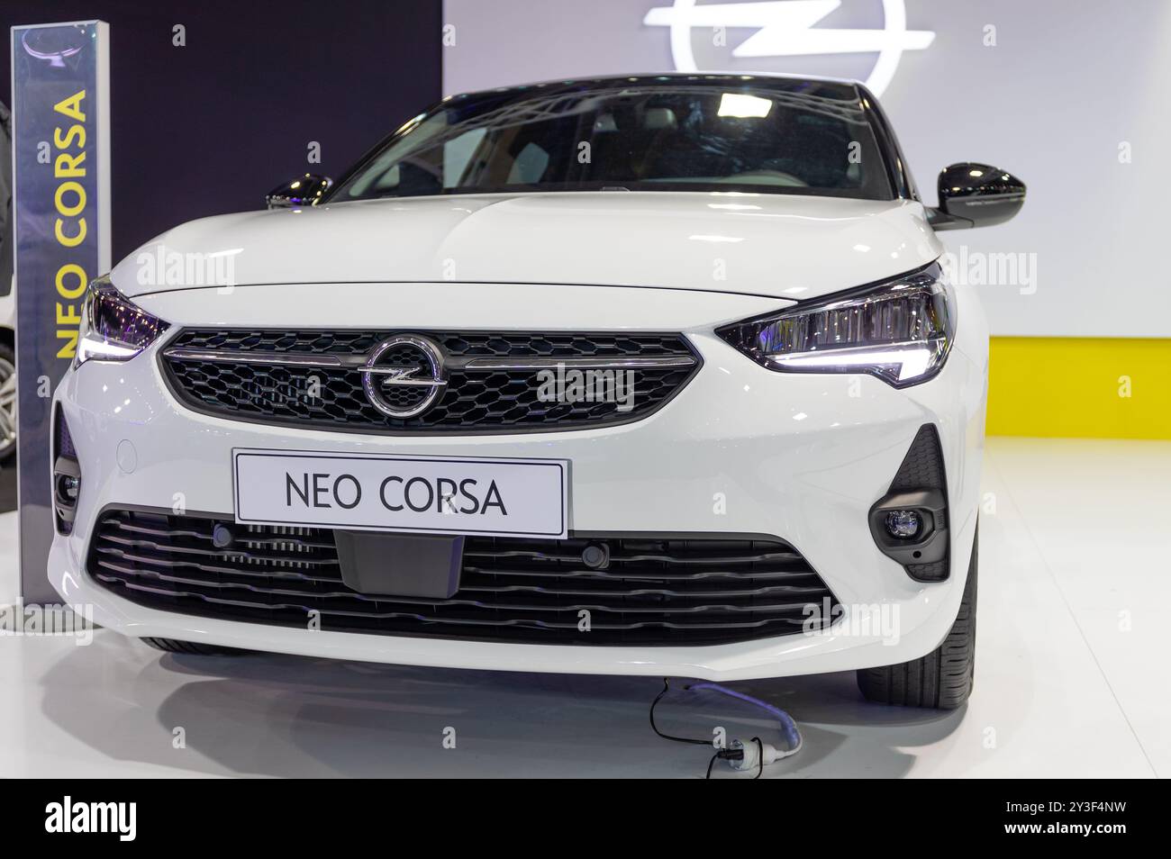 ATENE, GRECIA - 15 NOVEMBRE 2019: Opel corsa 2020 al Motor Show di Aftokinisi Anytime 2019. Foto Stock