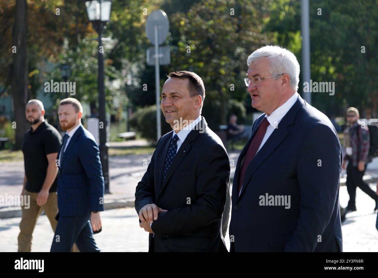 KIEV, UCRAINA - 13 SETTEMBRE 2024 - il Ministro degli affari Esteri della Repubblica di Polonia Radoslaw Sikorski e il Ministro degli Esteri dell'Ucraina Andrii Sybiha (da L a R) si trovano a Kiev, capitale dell'Ucraina. Foto Stock