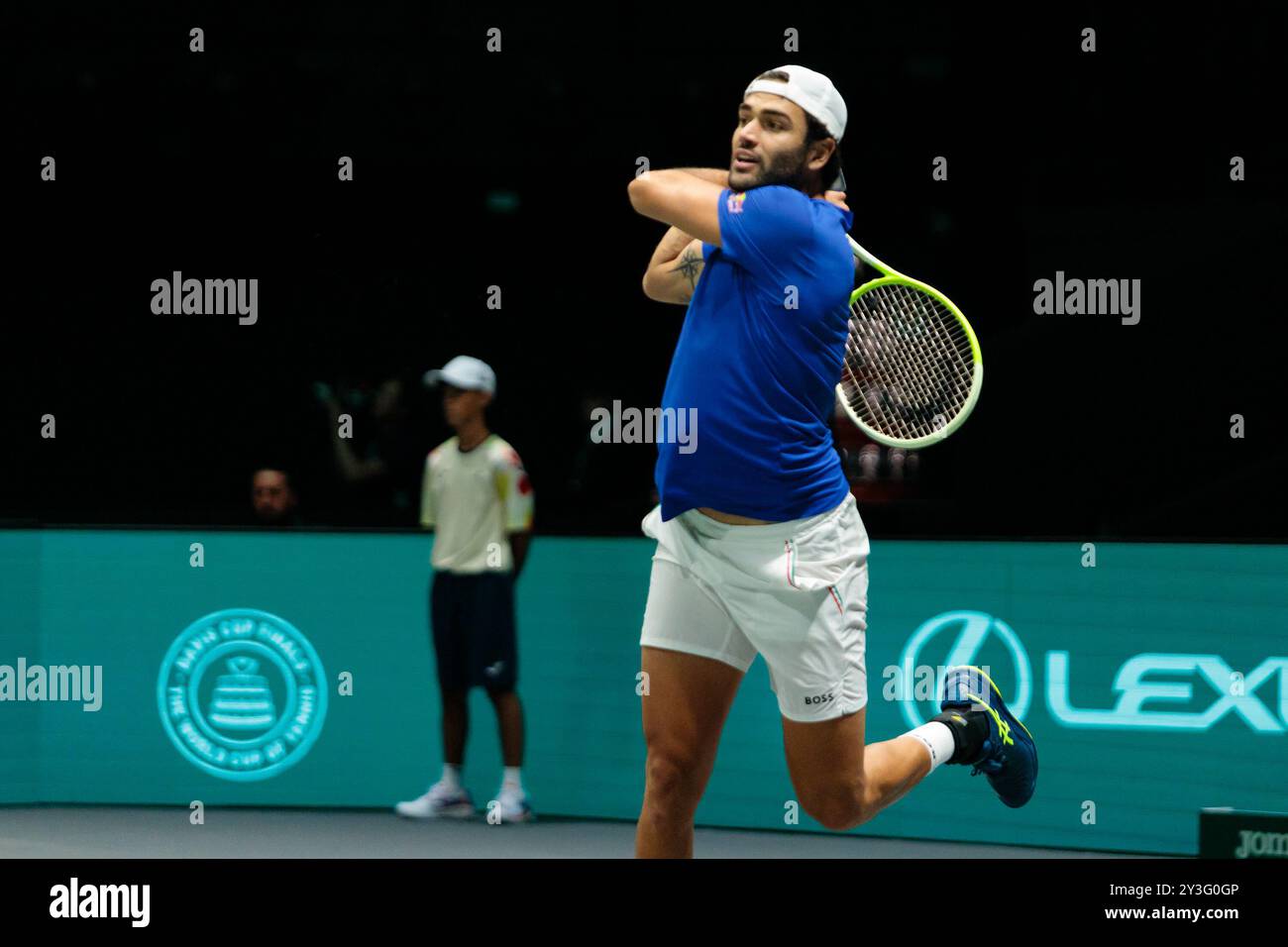 Bologna, Italia. 13 settembre 2024. Matteo Berrettini in azione contro il belga Alexander Blockx durante la fase a gironi delle finali di Coppa Davis 2024 Bologna tra Italia e Belgio all'Unipol Arena il 13 settembre 2024 a Bologna. Crediti: Massimiliano Donati/Alamy Live News Foto Stock