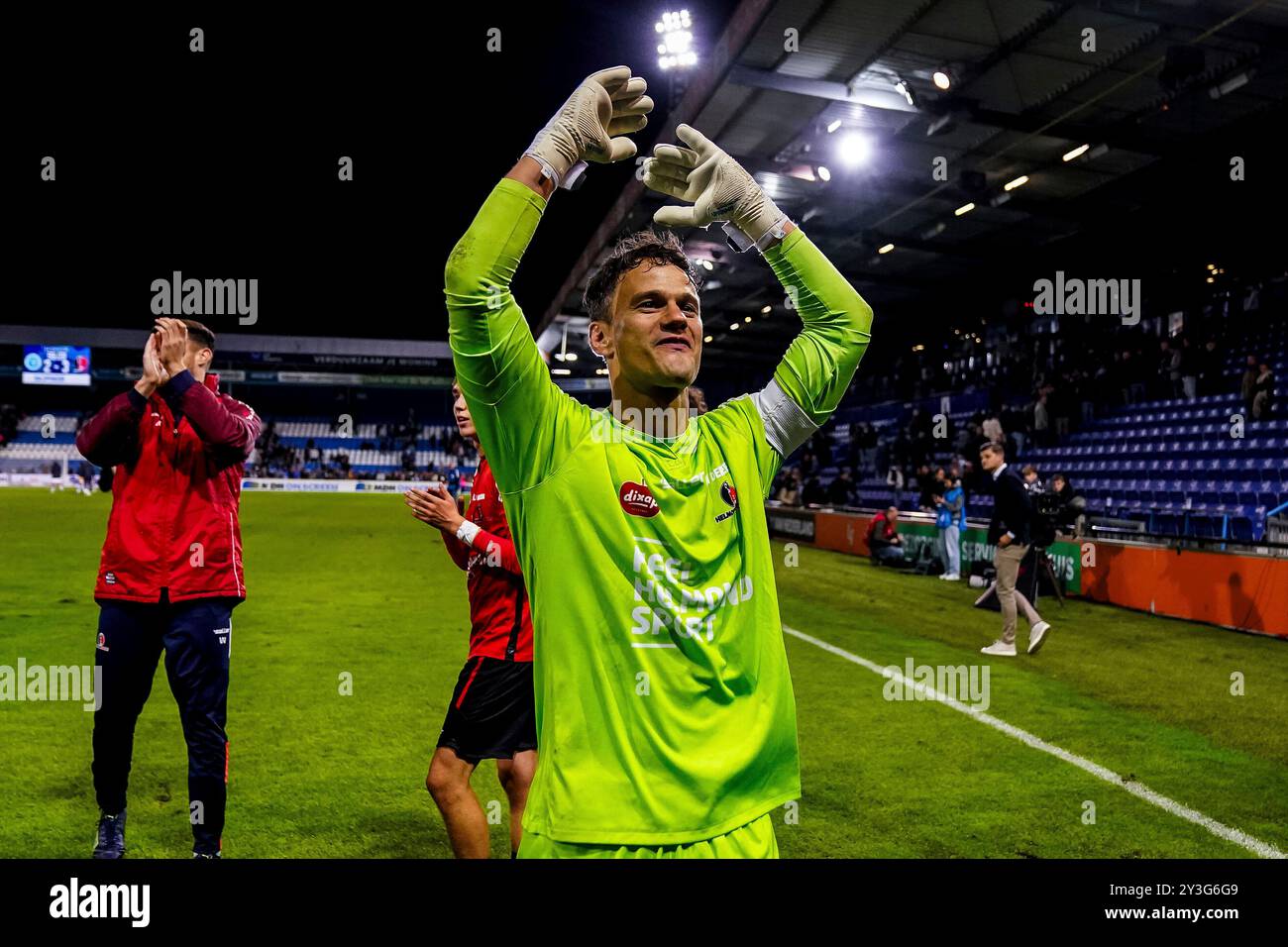 Doetinchem, Paesi Bassi. 13 settembre 2024. DOETINCHEM, PAESI BASSI - 13 SETTEMBRE: Il portiere di Helmond Sport Wouter van der Steen celebra la vittoria della sua squadra dopo la partita olandese Keuken Kampioen Divisie tra De Graafschap e Helmond Sport allo Stadion De Vijverberg il 13 settembre 2024 a Doetinchem, Paesi Bassi. (Foto di Rene Nijhuis/Orange Pictures) credito: dpa/Alamy Live News Foto Stock