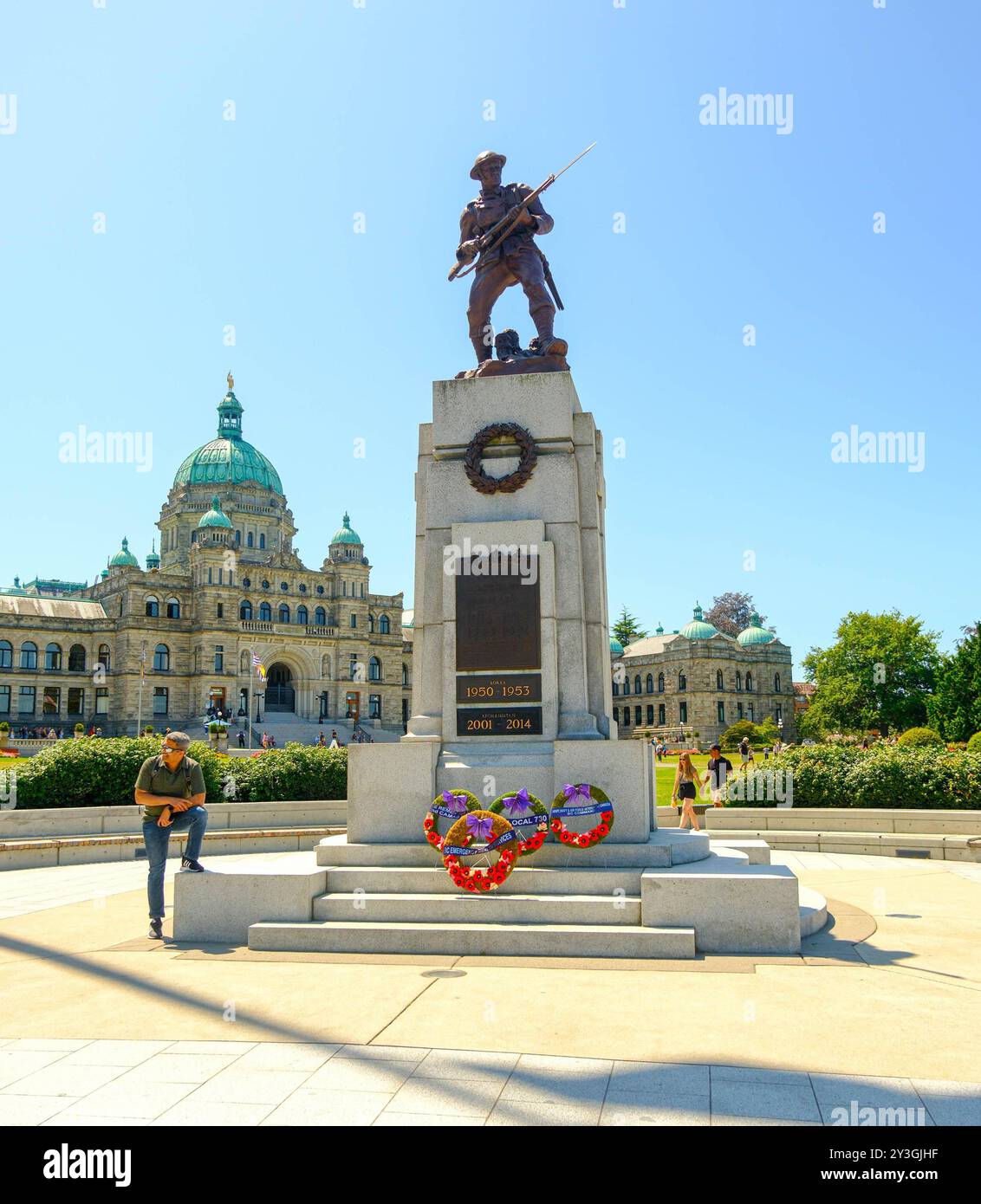 VICTORIA, CANADA - 11 luglio 2024: Un gioiello costiero dove il fascino storico incontra la vivacità moderna, che offre paesaggi mozzafiato, ricca cultura e un ambiente unico Foto Stock