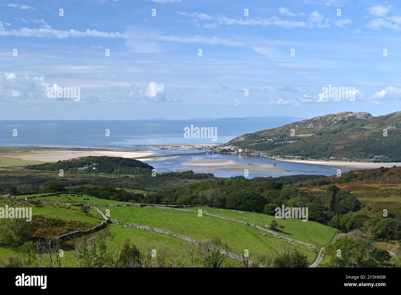 Barmouth nell'estuario di Mawddach, Eryri National Park (Snowdonia) - Galles del Nord, Regno Unito - 13 settembre 2024 Foto Stock