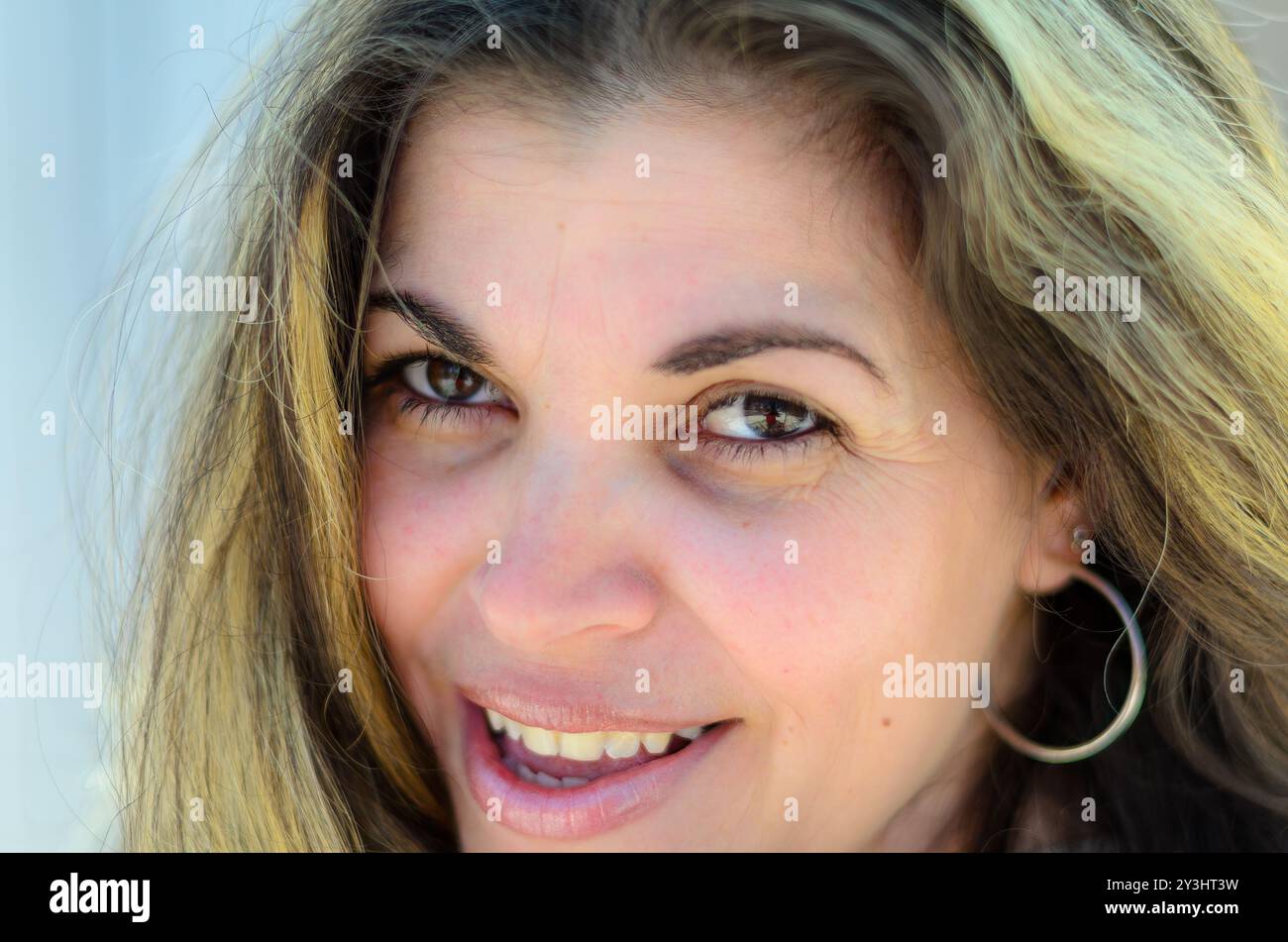Ritratto di donna sorridente. Etnia latino-americana Foto Stock