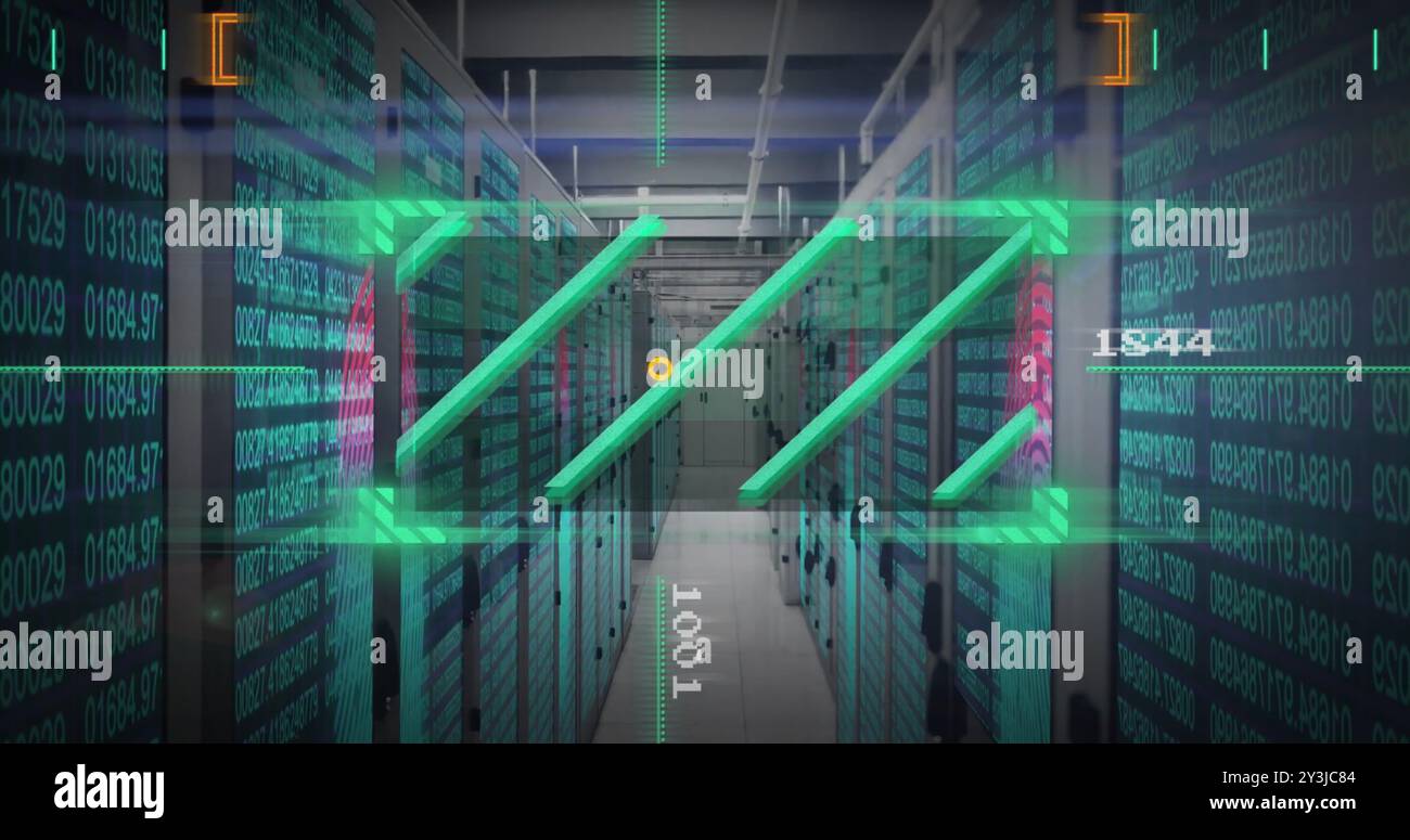 Immagine dello scanner rettangolare che elabora i dati nella sala server del computer Foto Stock