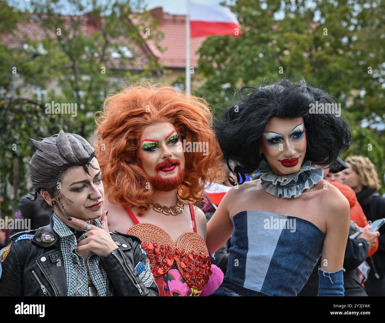 Slubice, Polonia. 14 settembre 2024. Partecipanti al Christopher Street Day (CSD) a Slubice, Polonia. La parata ebbe inizio nella parte polacca della città gemella tedesco-polacca di Francoforte (Oder) nel Brandeburgo e Slubice in Polonia. Circa 250 partecipanti partirono intorno a mezzogiorno. L'atmosfera era esuberante, furono fatti i primi discorsi e inizialmente non ci furono contrapposizioni. Questa è la quinta volta consecutiva che la manifestazione del Pride tedesco-polacco si è svolta a Slubice e Francoforte (Oder). Crediti: Patrick Pleul/dpa/Alamy Live News Foto Stock