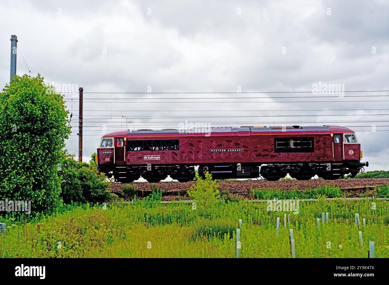 Motore leggero classe 69009 Western Consort a Shipton di Beningbrough, North Yorkshire, Inghilterra Foto Stock