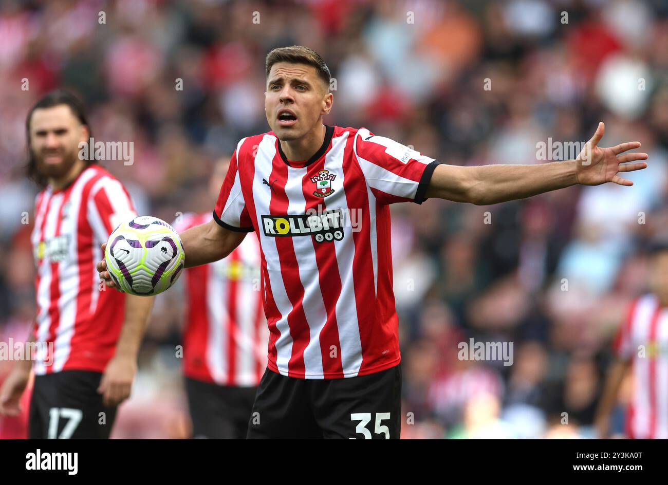 Southampton, Regno Unito. 14 settembre 2024. Jan Bednarek del Southampton reagisce durante la partita di Premier League al St Mary's Stadium di Southampton. Il credito per immagini dovrebbe essere: Paul Terry/Sportimage Credit: Sportimage Ltd/Alamy Live News Foto Stock