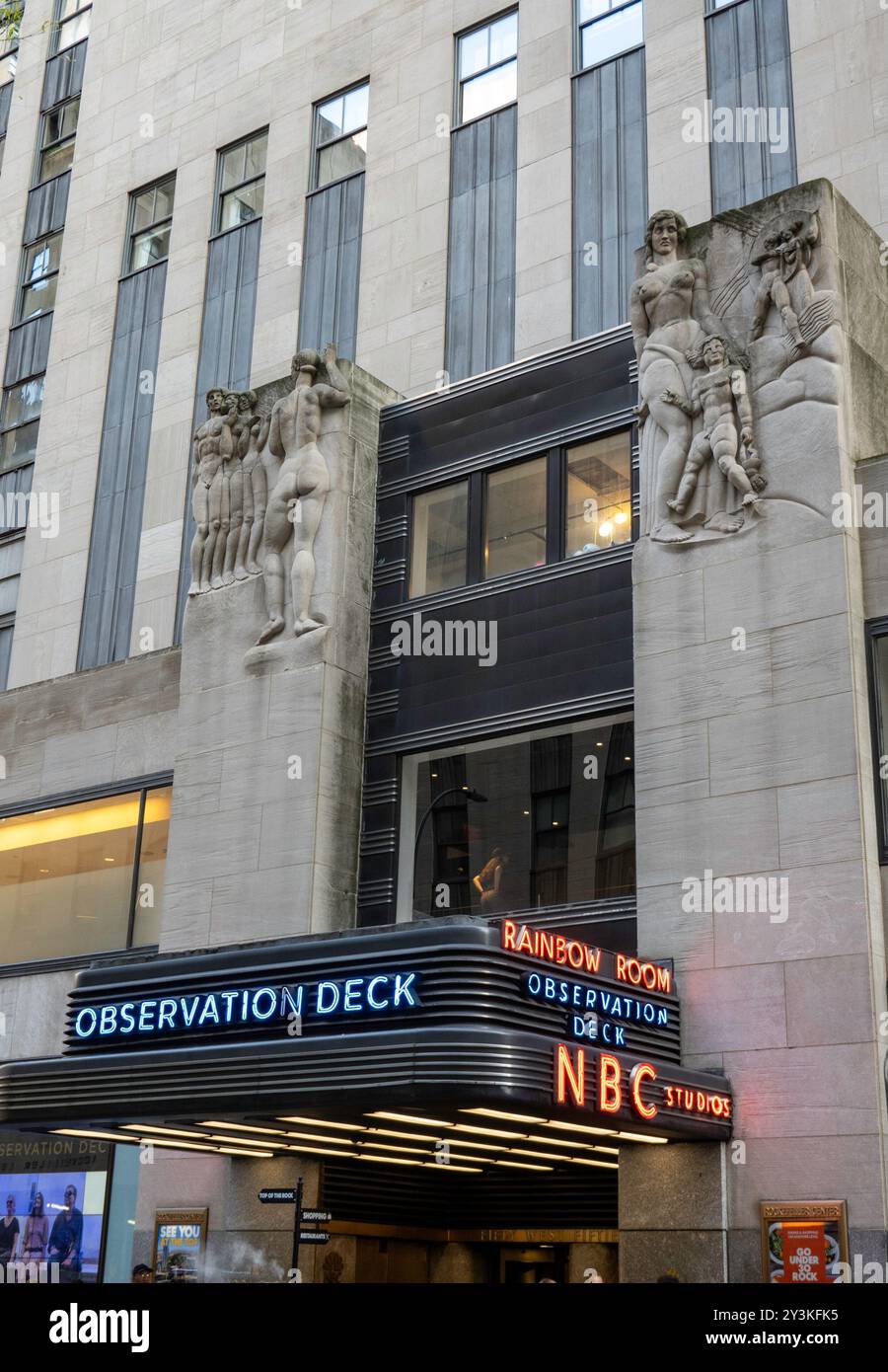 Pubblicità Marquee al Rockefeller Center, New York City, USA 2024 Foto Stock