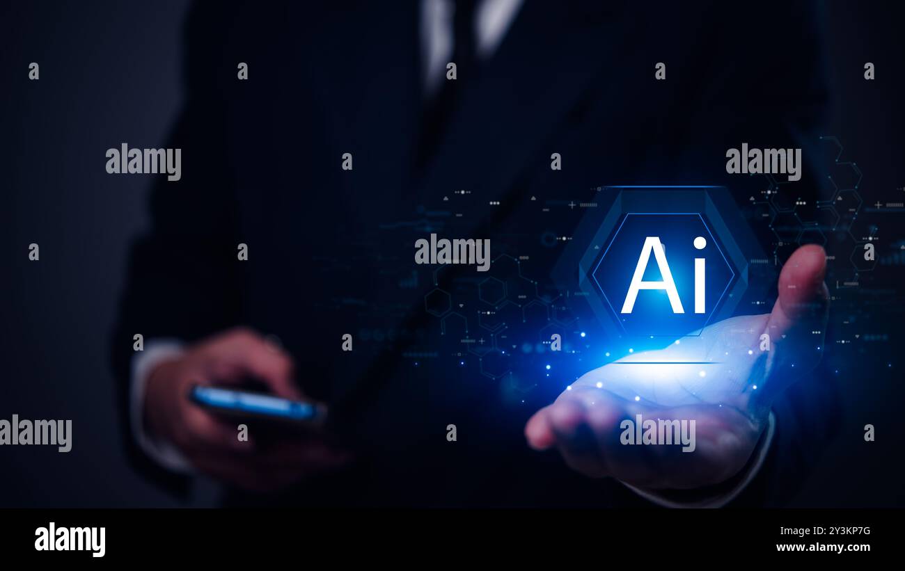Uomo d'affari con ologramma dell'icona dell'IA. Rappresenta tecnologia all'avanguardia, innovazione e trasformazione digitale. Ideale per i concetti di intelligenza artificiale, l'avvento della tecnologia Foto Stock
