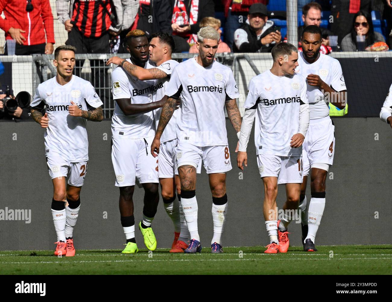 Sinsheim, Germania. 14 settembre 2024. TOR zum 0:2 Victor Boniface Bayer 04 Leverkusen (22) Torjubel Robert Andrich Bayer 04 Leverkusen (08) Jonathan Tah Bayer 04 Leverkusen (04) Florian Wirtz Bayer 04 Leverkusen (10) Alejandro Grimaldo Bayer 04 Leverkusen (20) Granit Xhaka Bayer 04 Leverkusen (34) TSG 1899 Hoffenheim News vs Leverkusen vs Alverkusen/VIDEO USE Alverkusen/dpa O QUALSIASI SEQUENZA DI FOTO Live/DFL-14.09.2024 Foto Stock