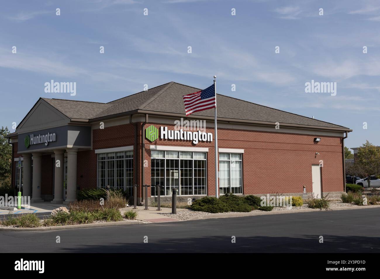 Zionsville - 12 settembre 2024: Filiale della Huntington National Bank. Huntington Bancshares gestisce uffici bancari principalmente nel Midwest. Foto Stock
