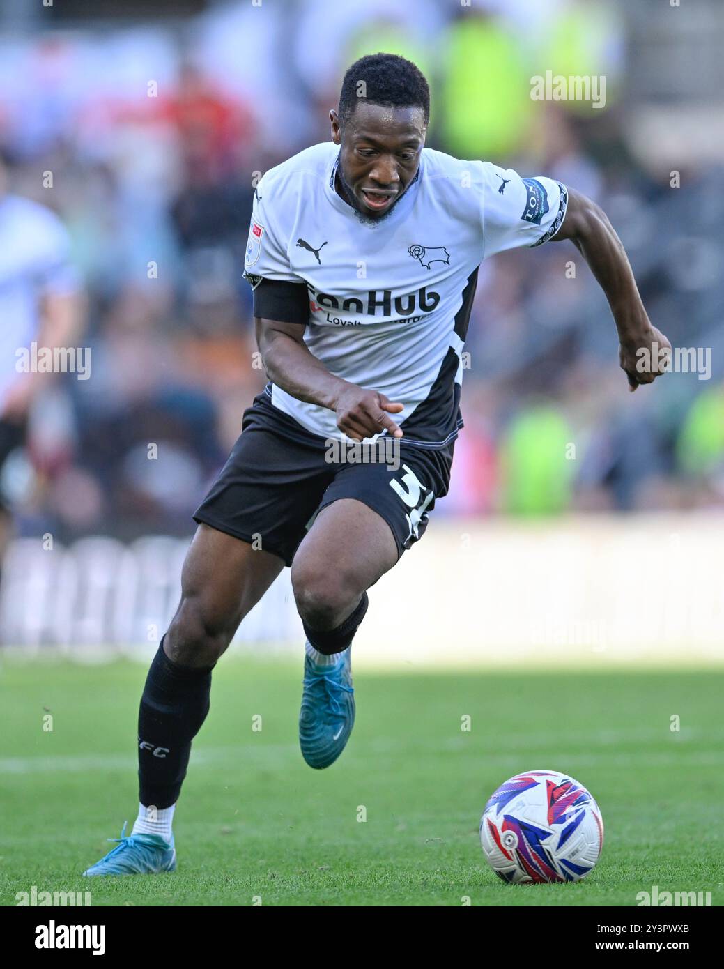 Ebou ADAMS (Derby County) attacca con il pallone durante la partita del Campionato Sky Bet Derby County vs Cardiff City al Pride Park Stadium, Derby, Regno Unito, 14 settembre 2024 (foto di Mark Dunn/News Images) in, il 14/9/2024. (Foto di Mark Dunn/News Images/Sipa USA) credito: SIPA USA/Alamy Live News Foto Stock