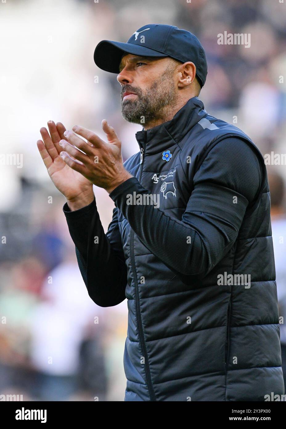 Paul Warne (Derby County Manager) ringrazia i tifosi durante la partita del Campionato Sky Bet Derby County vs Cardiff City al Pride Park Stadium, Derby, Regno Unito, 14 settembre 2024 (foto di Mark Dunn/News Images) a, il 14/9/2024. (Foto di Mark Dunn/News Images/Sipa USA) credito: SIPA USA/Alamy Live News Foto Stock