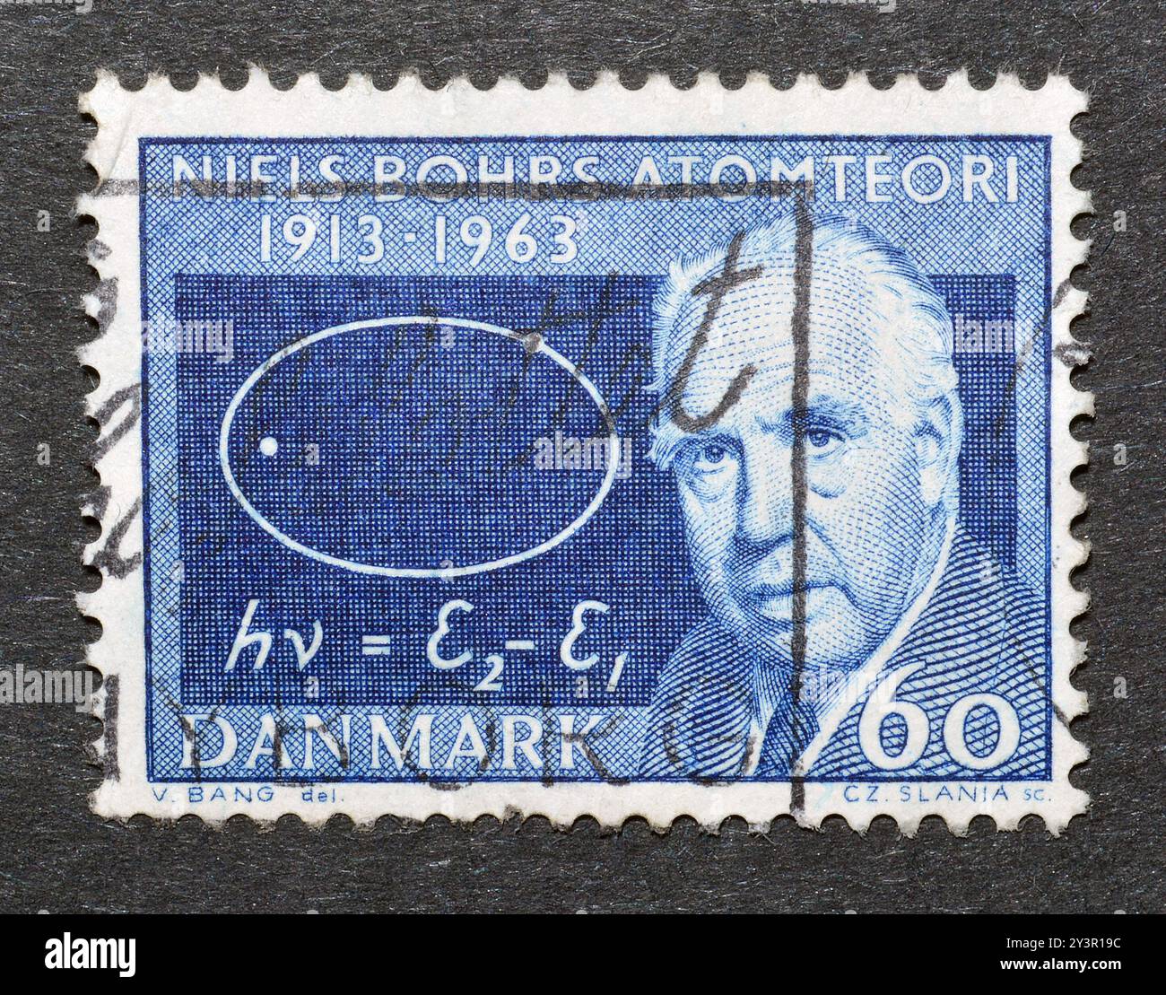 Francobollo cancellato stampato dalla Danimarca, che mostra il Prof. Niels Bohr, circa 1963. Foto Stock