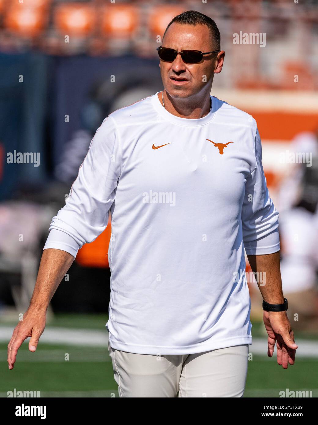 31 agosto 2024. Allenatore Steve Sarkisian dei Texas Longhorns prima della partita contro gli UTSA Roadrunners al DKR-Memorial Stadium. Foto Stock
