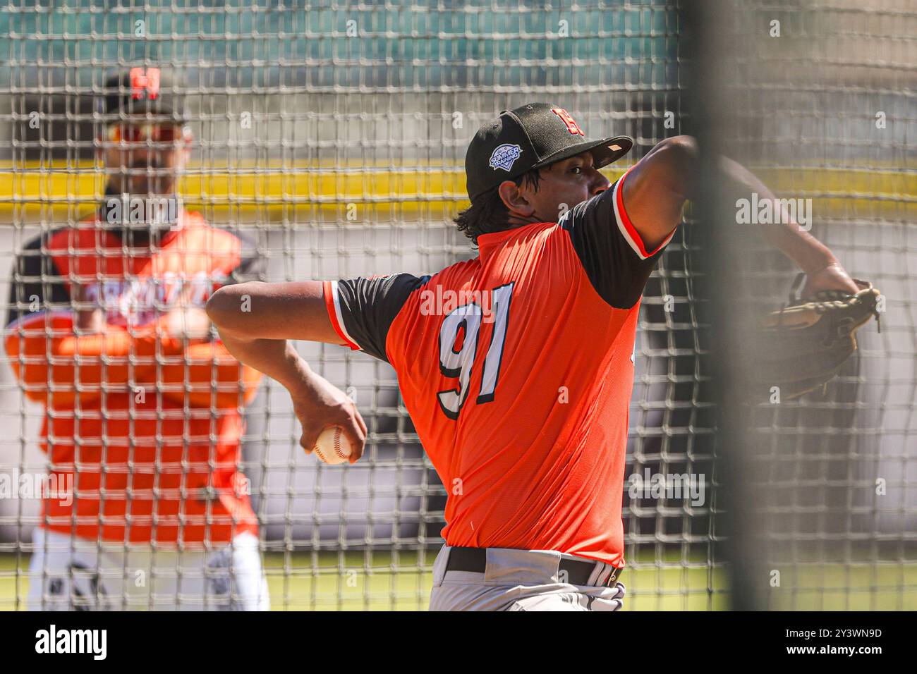 HERMOSILLO, MESSICO - 14 SETTEMBRE: Oswaldo Pacheco lanciatore Crespo in bullpen, durante una sessione di allenamento davanti alla Liga ARCO Mexicana del Pacifico 2024-2025 allo stadio Fernando Valenzuela il 14 settembre 2024 a Hermosillo, Messico. (Foto di Luis Gutierrez/Norte Photo) Foto Stock