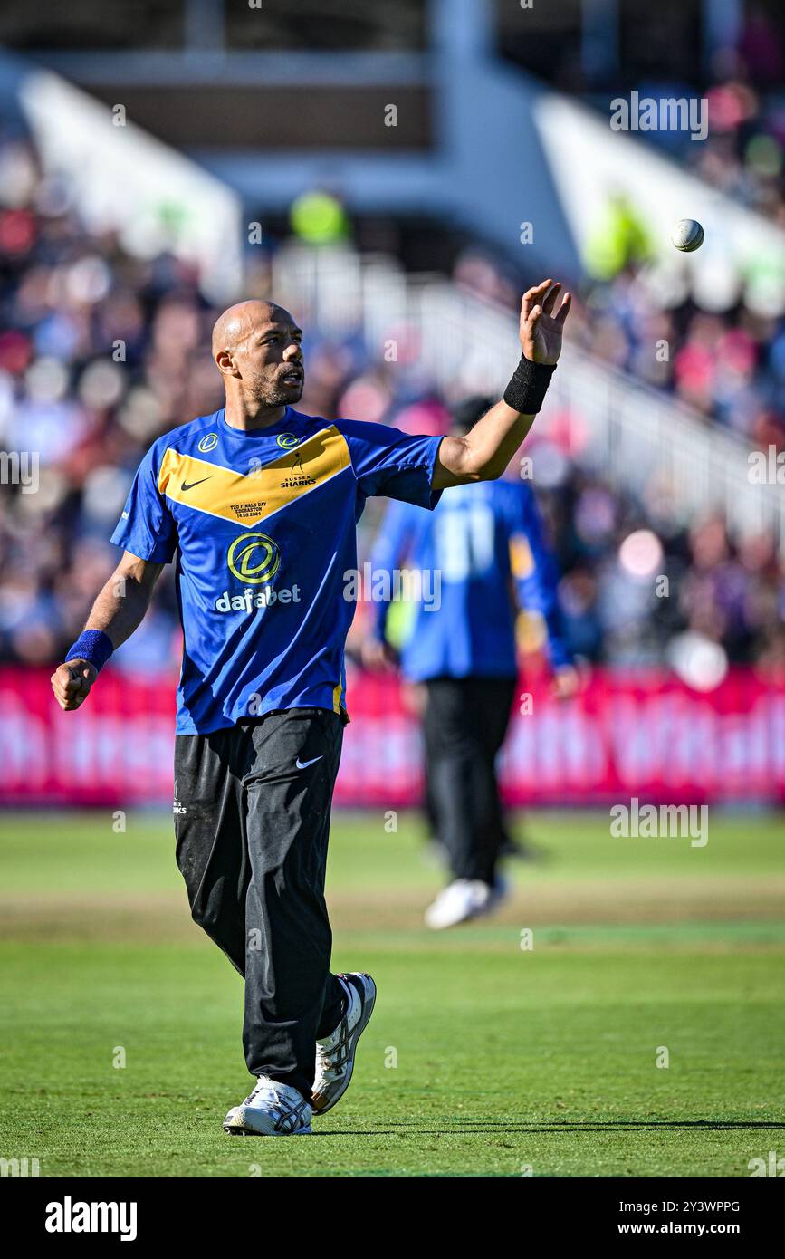 Edgbaston, Birmingham, Regno Unito. 14 settembre 2024. Vitality Blast T20 League Cricket Finals Day; semifinale, Gloucester, Sussex; Tymal Mills of Sussex Credit: Action Plus Sports/Alamy Live News Foto Stock