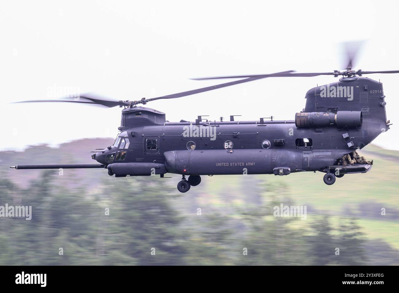 Chinook dell'esercito DEGLI STATI UNITI nel Mach Loop Foto Stock
