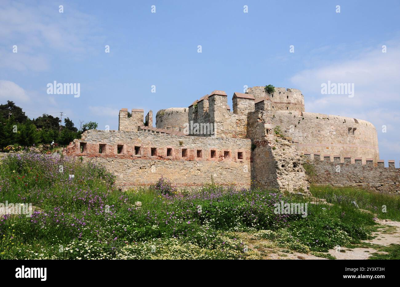 Situato a Canakkale, Turchia, il castello di Kilitbahir fu costruito nel XV secolo. Foto Stock