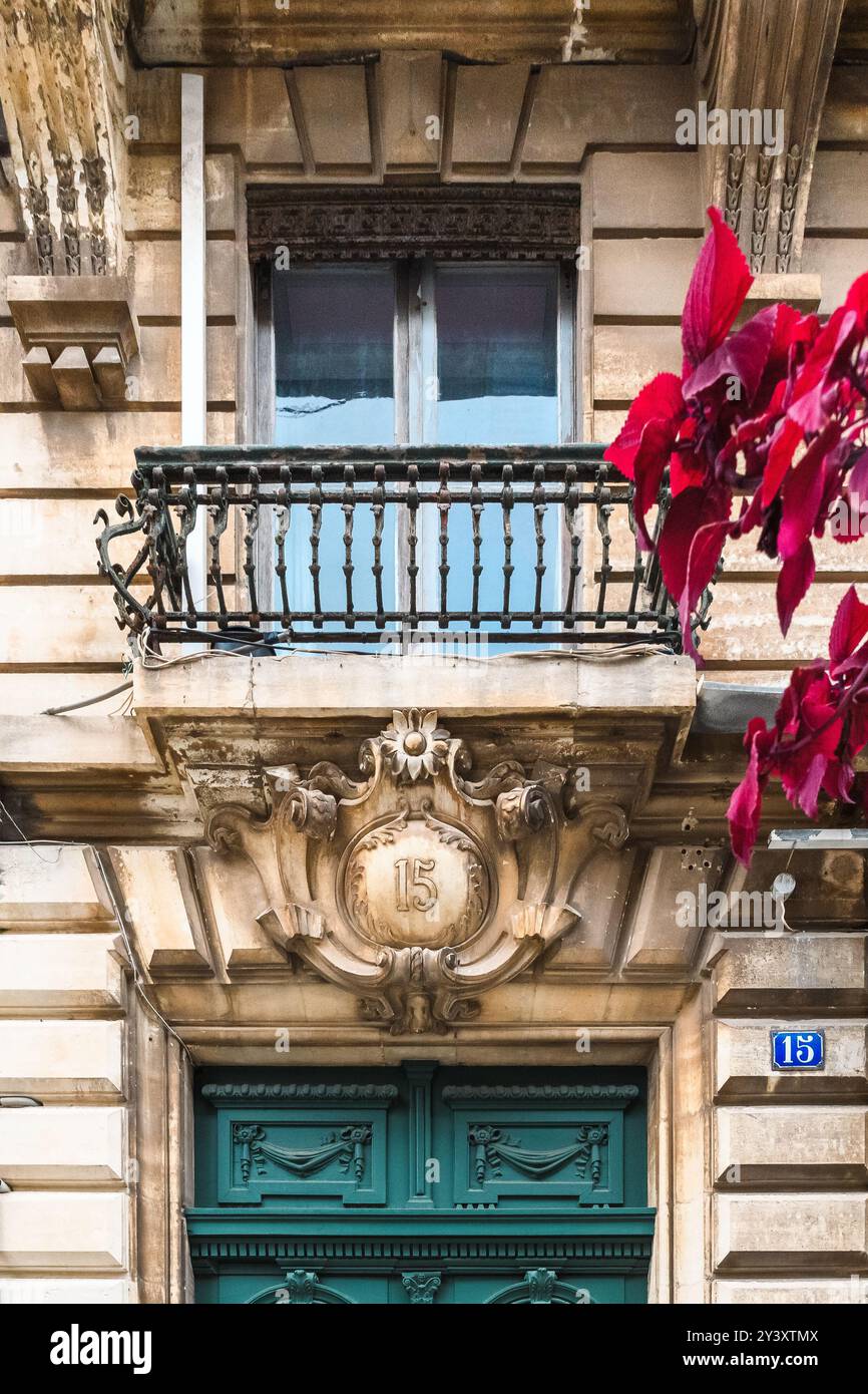 Sete, Francia - 19 ottobre 2019: Una vista dettagliata della facciata dell'edificio storico. Foto Stock