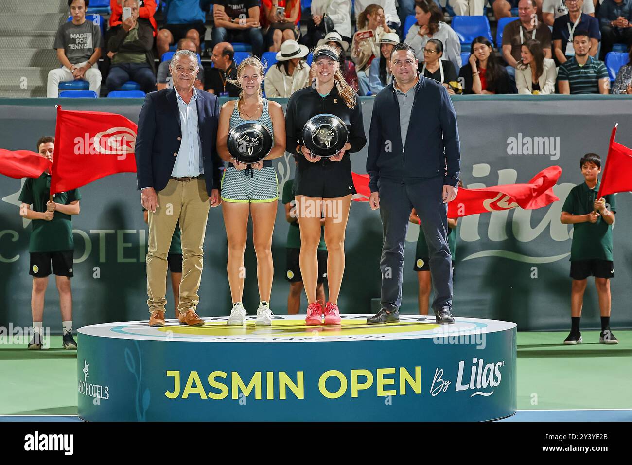 Monastir, Monastir, Tunisia. 14 settembre 2024. Chiheb Belhaj Youssef della Tunisia - Direttore del torneo, Alina Korneeva, Anastasia Zakharova, Yazid Sallaouti della Tunisia - Presidente Direttore generale del trofeo Lloyd Assurances cerimonia durante il Monastir Jasmin Open 2024 - Womens Tennis, WTA250 (immagine di credito: © Mathias Schulz/ZUMA Press Wire) SOLO USO EDITORIALE! Non per USO commerciale! Foto Stock