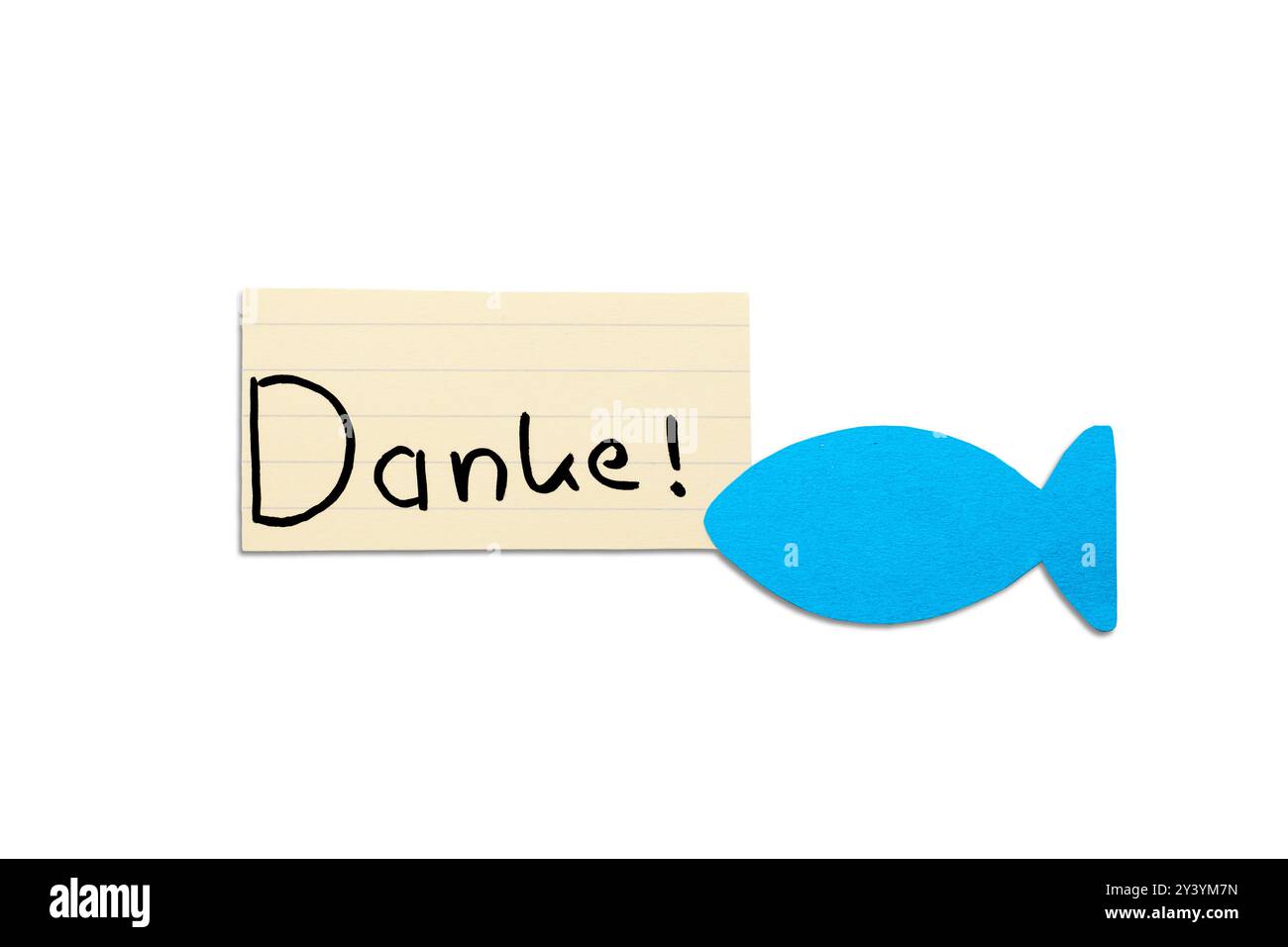 Danke! Parola tedesca scritta a mano su carta beige. Pesce blu nell'angolo. Isolato su bianco. Spazio libero per il testo. Foto Stock