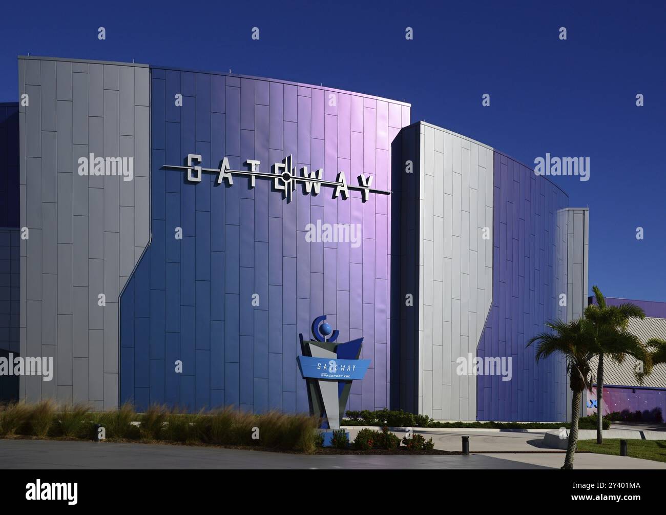 Gateway Building nel Kennedy Space Center, Florida, Stati Uniti. Gateway Building presso il Kennedy Space Center, Florida, Stati Uniti, Nord America Foto Stock Gateway Building nel Kennedy Space Center, Florida, Stati Uniti. Gateway Building presso il Kennedy Space Center, Florida, Stati Uniti, Nord America Foto Stock