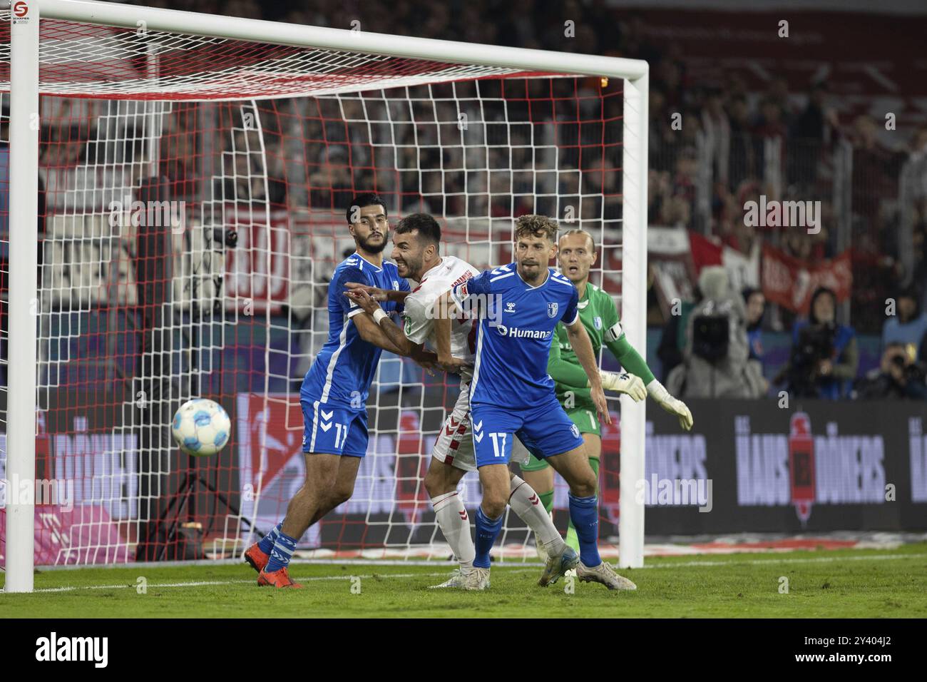 Mohammed El Hankouri (1. FC Magedburg, Attack, #11), Alexander Nollenberger (1. FC Magedburg, #17), Sargis Adamyan (1.FC Koeln, Storm, #23), 2nd Bunde Foto Stock