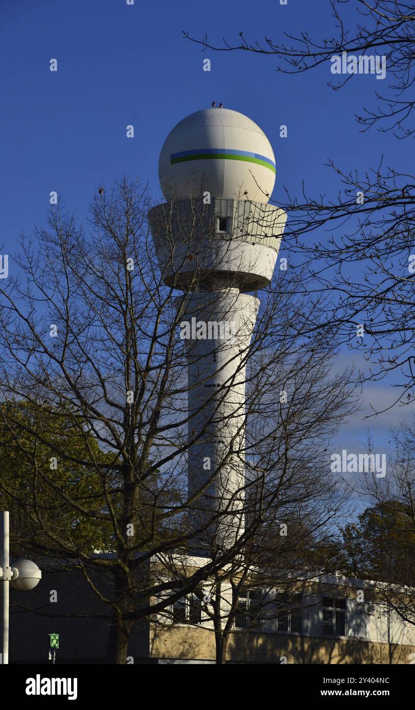Radar meteorologico all'aeroporto internazionale di Hannover, capitale della bassa Sassonia, Germania, Europa Foto Stock