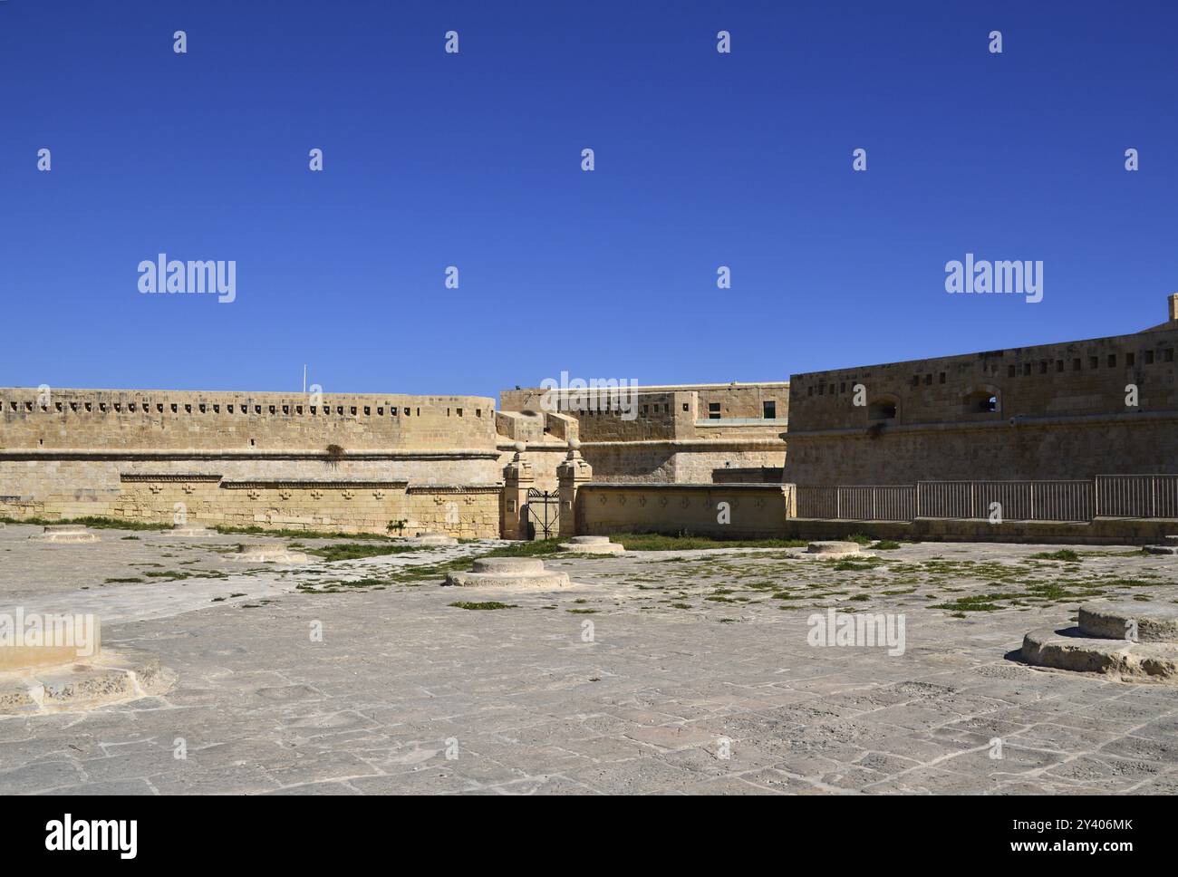 Forte storico nella città vecchia di la Valletta, capitale di Malta Foto Stock