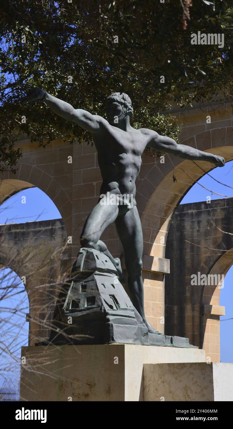 Statua nel Lower Barrakka Garden a Vallette, la capitale di Malta. Statua nel Giardino Barrakka inferiore a la Valletta, la capitale di Malta Foto Stock