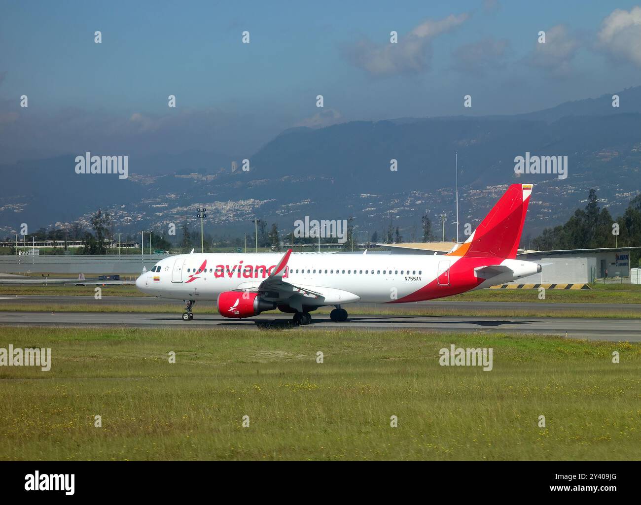 Avianca, (Aerovias del continente americano S.A.), Airbus A320-214, Puerto Francisco de Orellana o città di Coca, Parco Nazionale di Yasuní, Ecuador Foto Stock