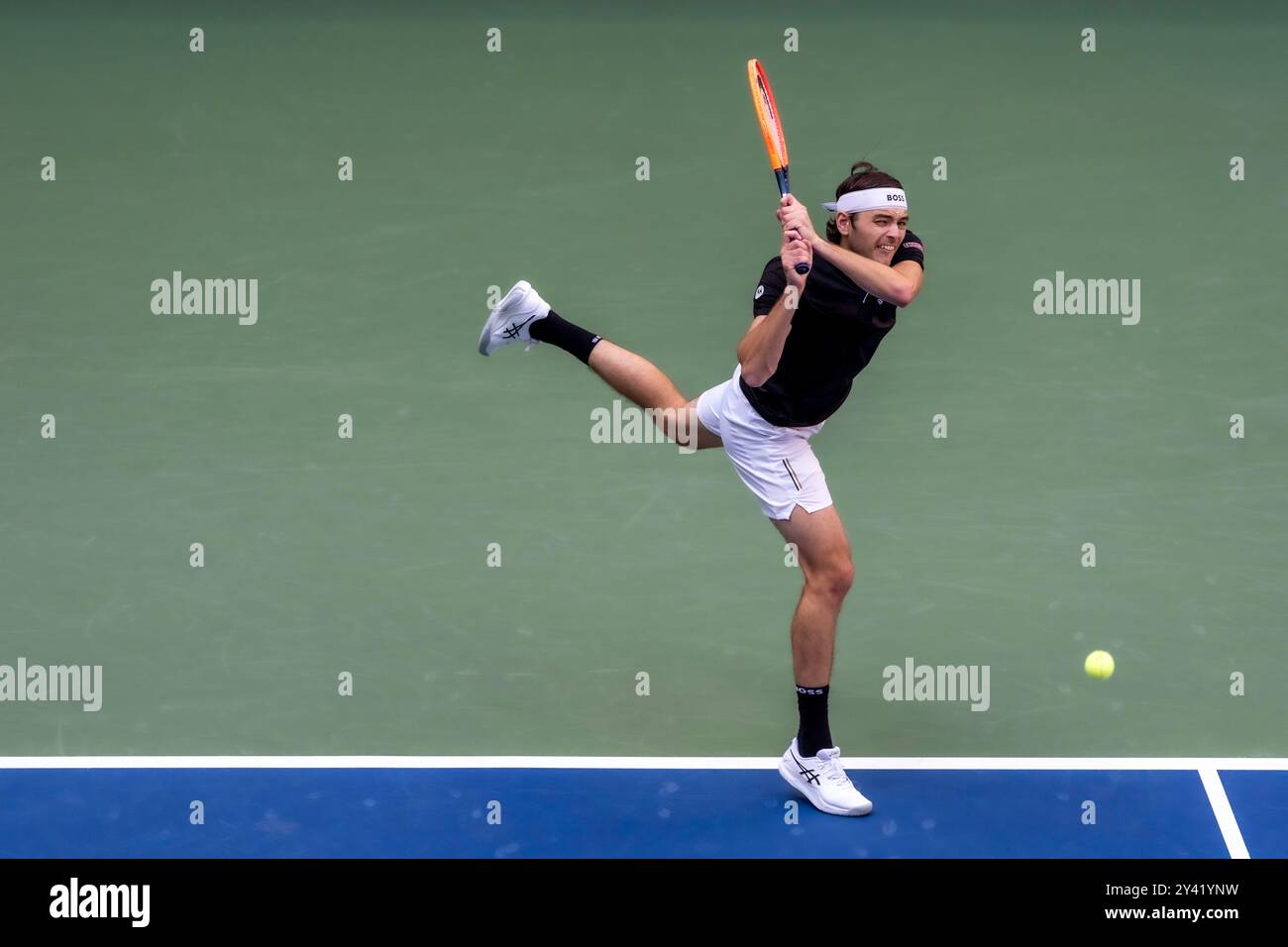 Taylor Fritz (USA) gareggia nelle finali di singolo maschile agli US Open di Tennis 2024. Foto Stock