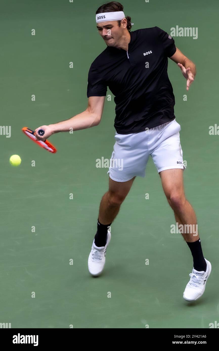 Taylor Fritz (USA) gareggia nelle finali di singolo maschile agli US Open di Tennis 2024. Foto Stock