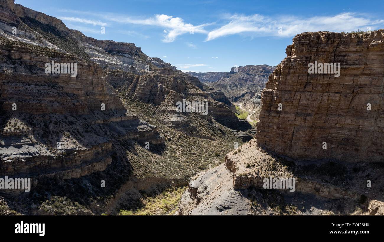 Atuel Canyon a San Rafael, Mendoza, Argentina foto aerea del fiume Atuel. Foto Stock