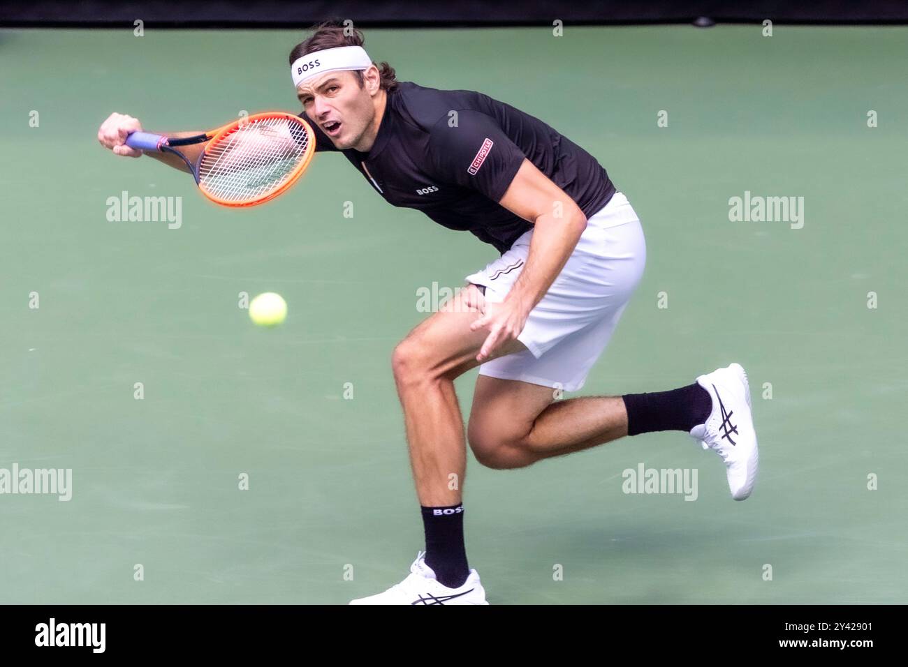 Taylor Fritz (USA) gareggia nelle finali di singolo maschile agli US Open di Tennis 2024. Foto Stock