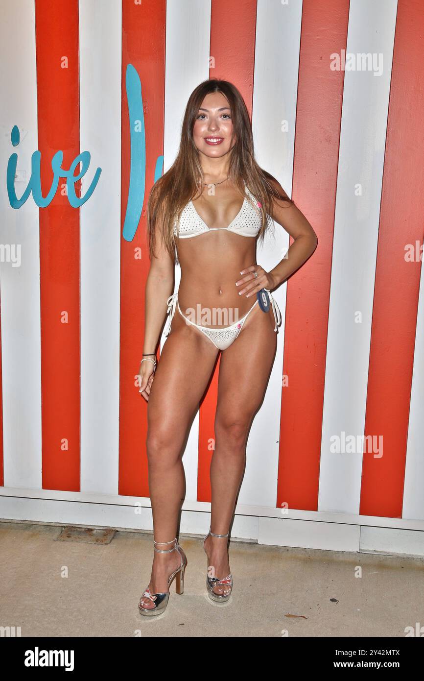 DALLAS, TEXAS, USA - 14 SETTEMBRE 2024. Concorrenti e partecipanti alla SwimsuitUSA Modeling Competition, al Lee Harvey's DiveIn Dallas. Foto Stock