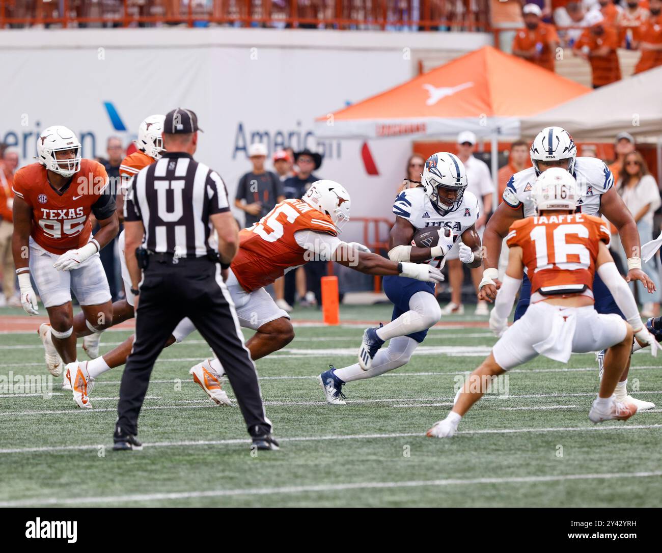 Austin, Stati Uniti. 14 settembre 2024. L'UTSA gioca a UT ad Austin, Texas, il 14 settembre 2024. (Foto di: Stephanie Tacy/Sipa USA) credito: SIPA USA/Alamy Live News Foto Stock