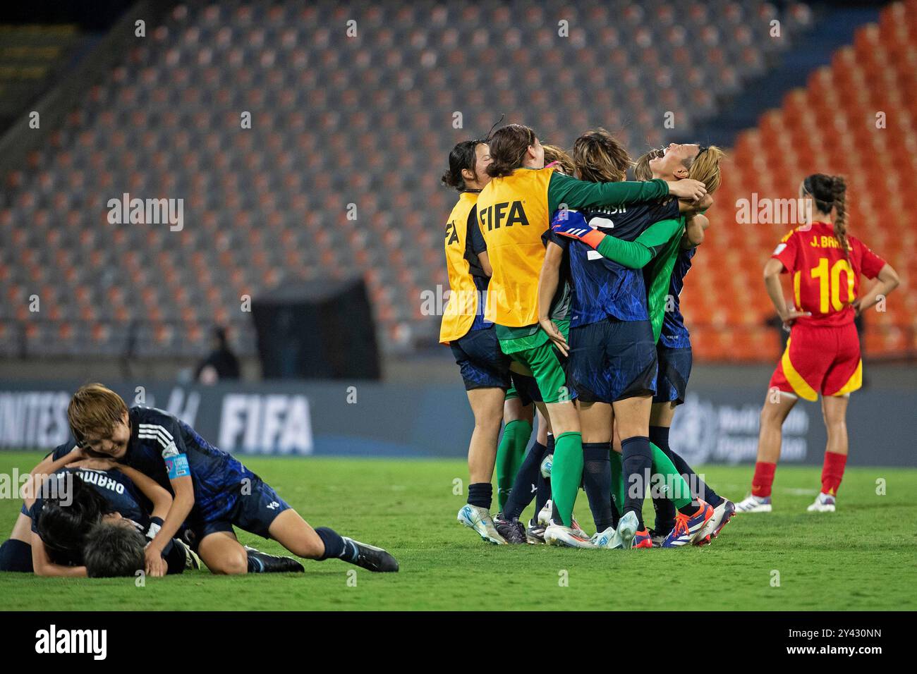 Medelin, Colombia. 15 settembre 2024. Le giocatrici giapponesi festeggiano dopo aver vinto e superato le semifinali dopo i quarti di finale la partita della Coppa del mondo femminile FIFA U-20 Colombia 2024 tra Giappone e Spagna, allo stadio Atanasio Girardot, a Medelin il 15 settembre 2024. Foto: Jose Pino/DiaEsportivo/Alamy Live News crediti: DiaEsportivo/Alamy Live News Foto Stock