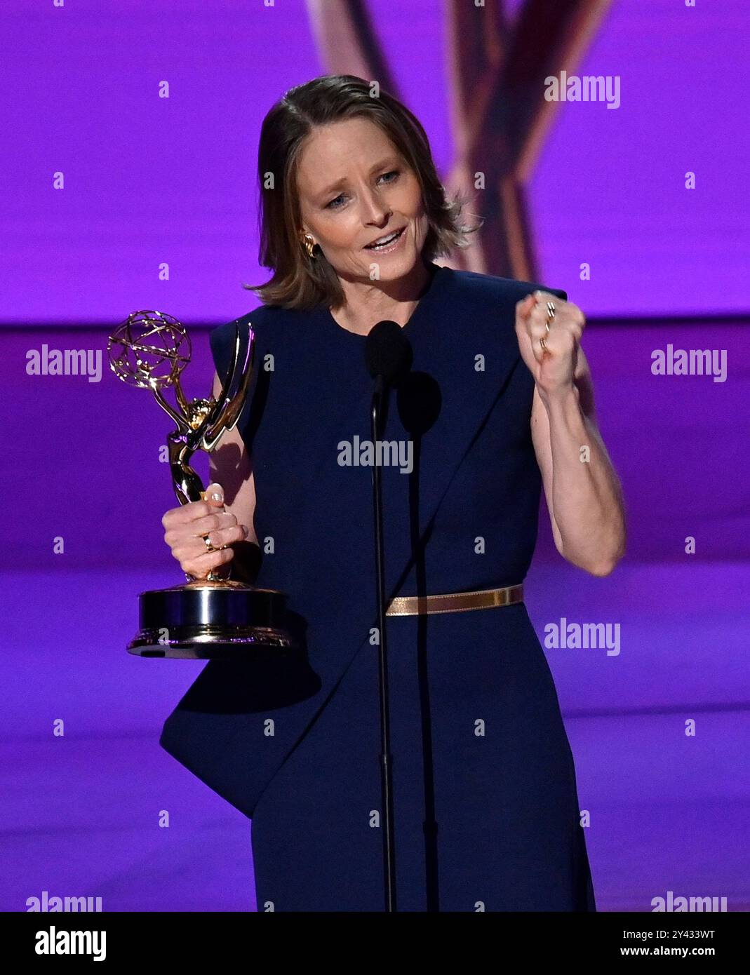 Los Angeles, Stati Uniti. 15 settembre 2024. Jodie Foster accetta il premio Outstanding Lead Actress in a Limited o Anthology Series o Movie per "True Detective" sul palco durante il 76° Primetime Emmy Awards al Peacock Theater di Los Angeles domenica 15 settembre 2024. Foto di Jim Ruymen. Crediti: UPI/Alamy Live News Foto Stock