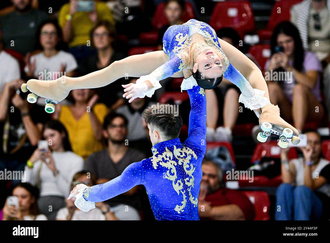 MICOL MILLS & TOMMASO CORTINI (ITA), durante Senior Pairs, Short Program, agli Artistic World Skate Games 2024, alla Fiera di Rimini, il 15 settembre 2024 a Rimini. (Foto di Raniero Corbelletti/AFLO) Foto Stock