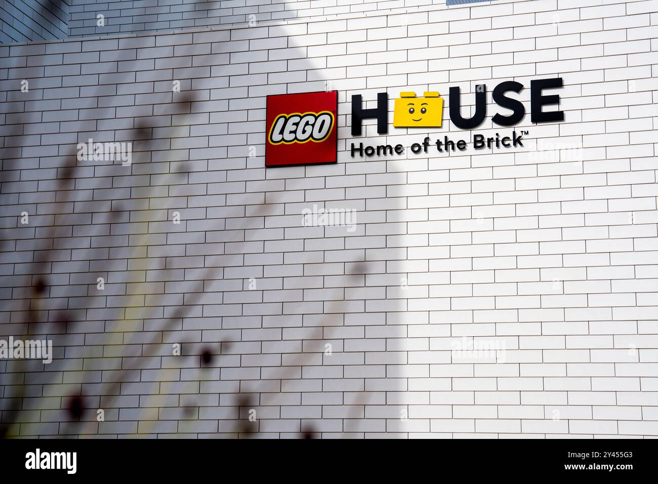 Billund, Danimarca. 11 settembre 2024. Una vista esterna dell'edificio LEGO House a Billund, Danimarca, l'11 settembre 2024. (Foto di Manuel Romano/NurPhoto) credito: NurPhoto SRL/Alamy Live News Foto Stock