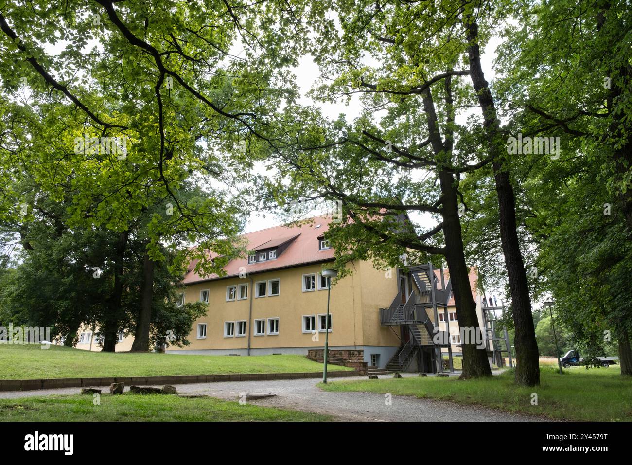 Ex caserma delle SS, ora Centro Internazionale di Educazione e Centro informazioni per i visitatori. Campo di concentramento di Buchenwald Foto Stock