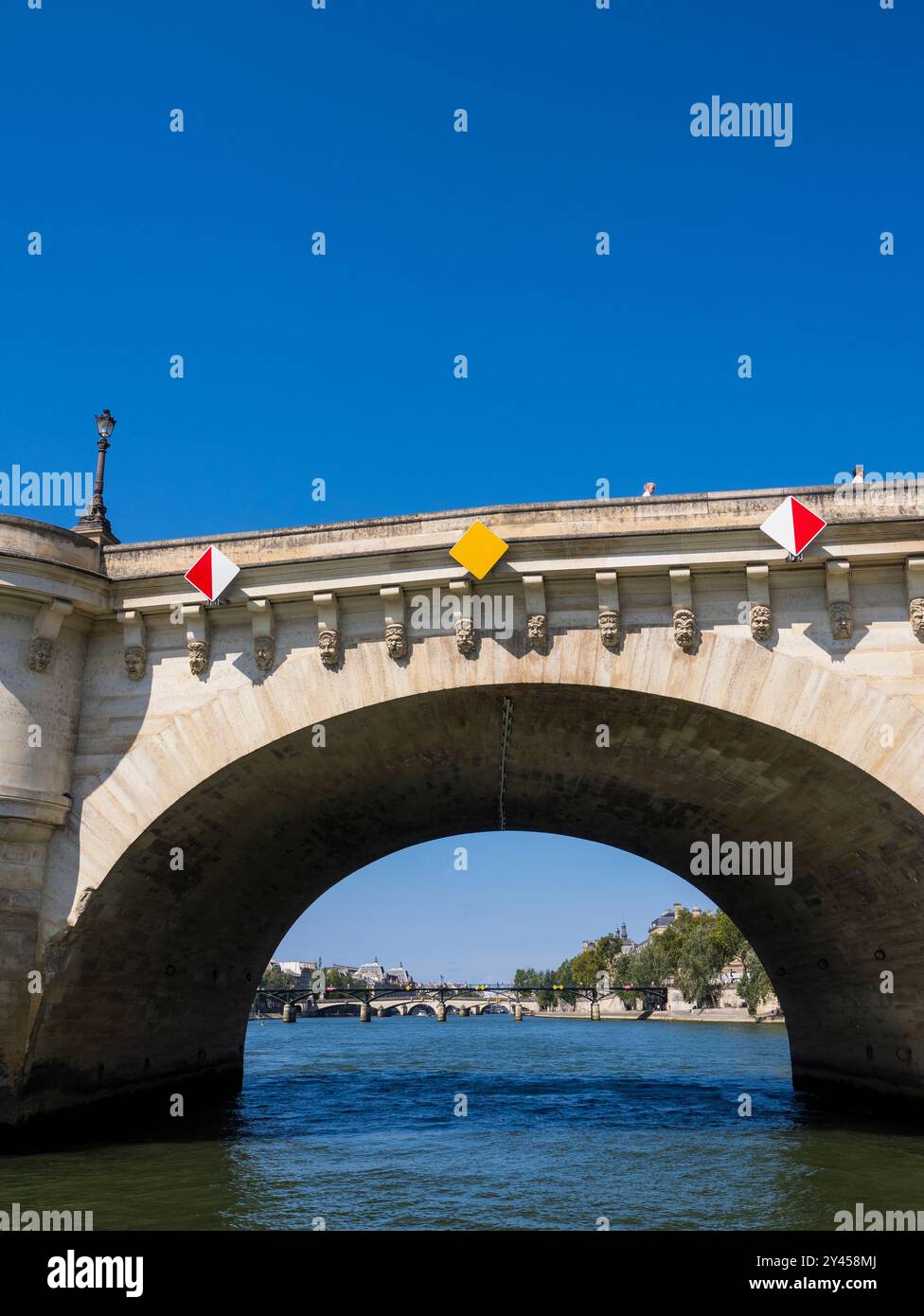 Pont Neuf, Ponte più antico di Parigi, chiamato Ponte nuovo, Senna, Parigi, Francia, Europa, UE. Foto Stock