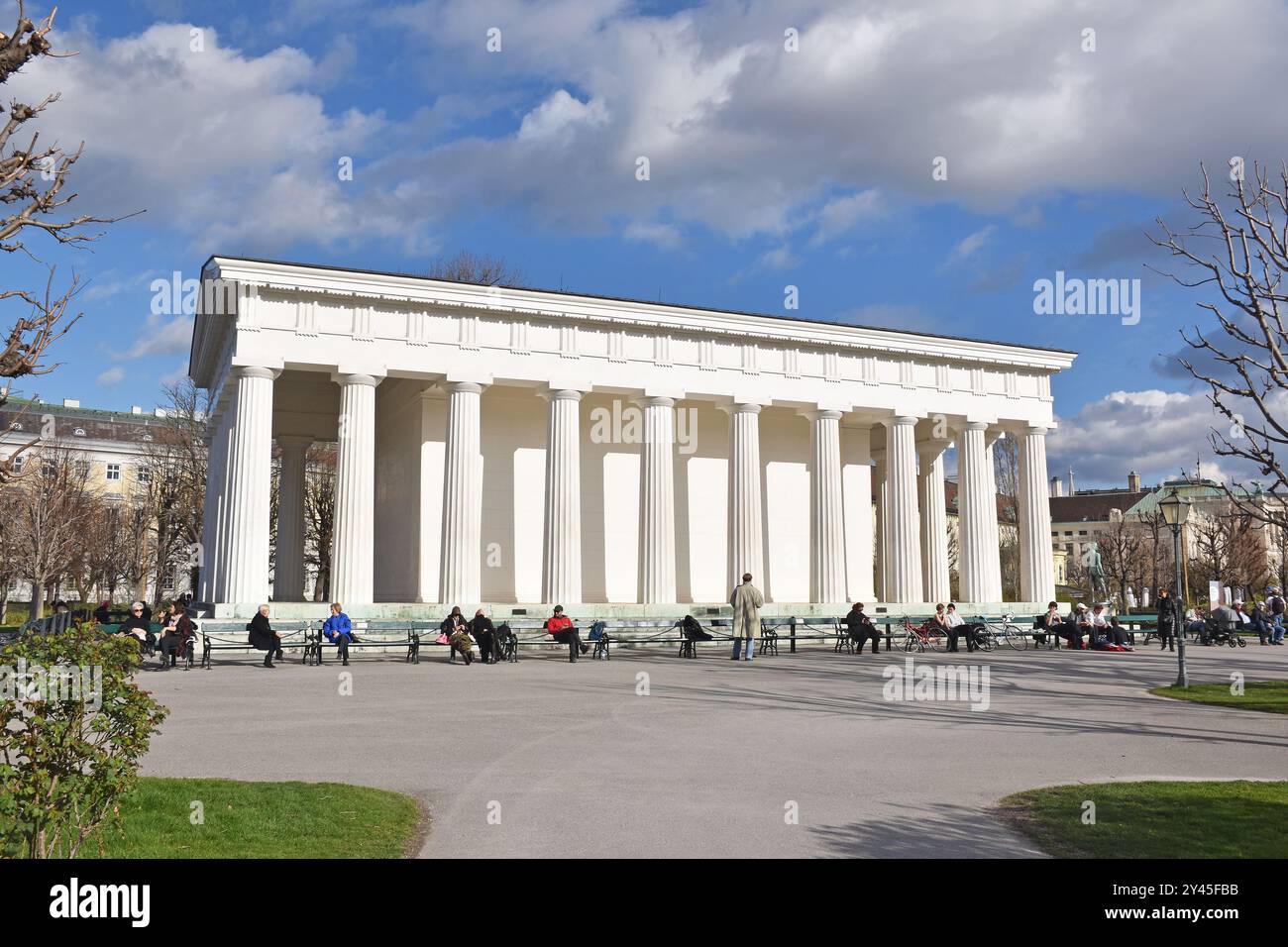 Il Tempio di Teseo, un bellissimo edificio rinascimentale greco, di ordine dorico, peripterale, 6 colonne by10, costruito nel 1819-23, architetto Peter von Nobile, Foto Stock