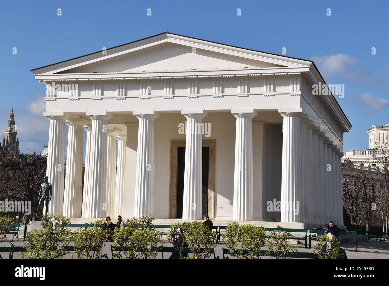 Il Tempio di Teseo, un bellissimo edificio rinascimentale greco, di ordine dorico, peripterale, 6 colonne by10, costruito nel 1819-23, architetto Peter von Nobile, Foto Stock